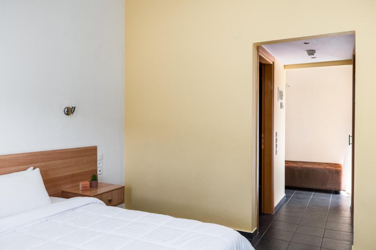 Gefiri Plakas Hotel, Tzoumerka Eksteriør billede