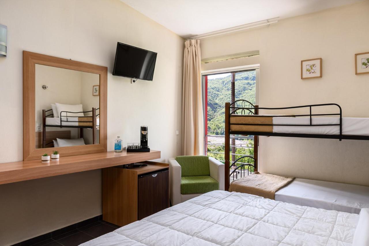 Gefiri Plakas Hotel, Tzoumerka Eksteriør billede