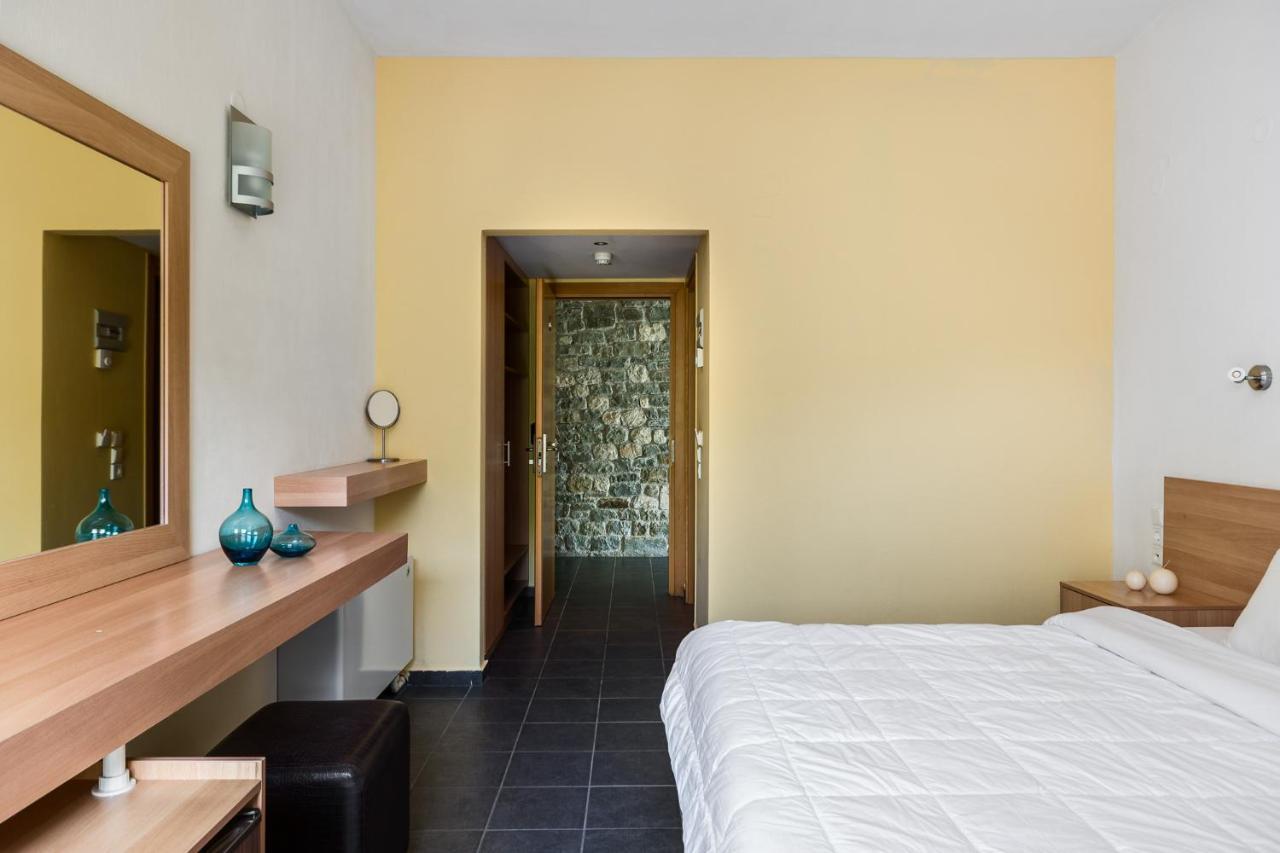 Gefiri Plakas Hotel, Tzoumerka Eksteriør billede